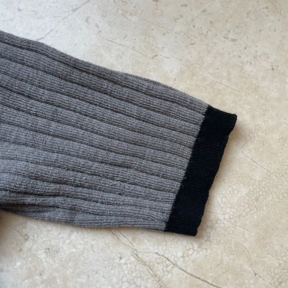 WhoWhatWear Grey Ribbed Fitted Short Sleeve Sweater Size XS - Picture 2 of 8